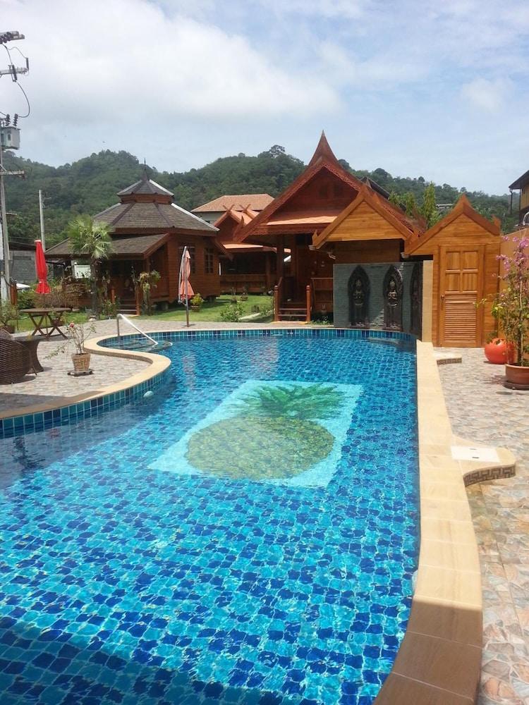 Golden Teak Resort Baan Sapparot 카말라 비치 외부 사진